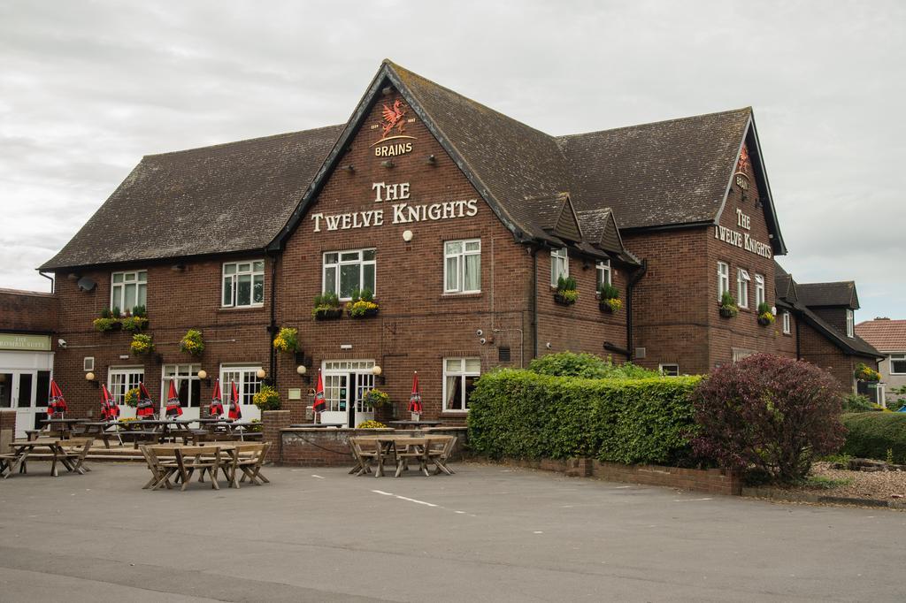 Hotel The Twelve Knights Port Talbot Exterior foto