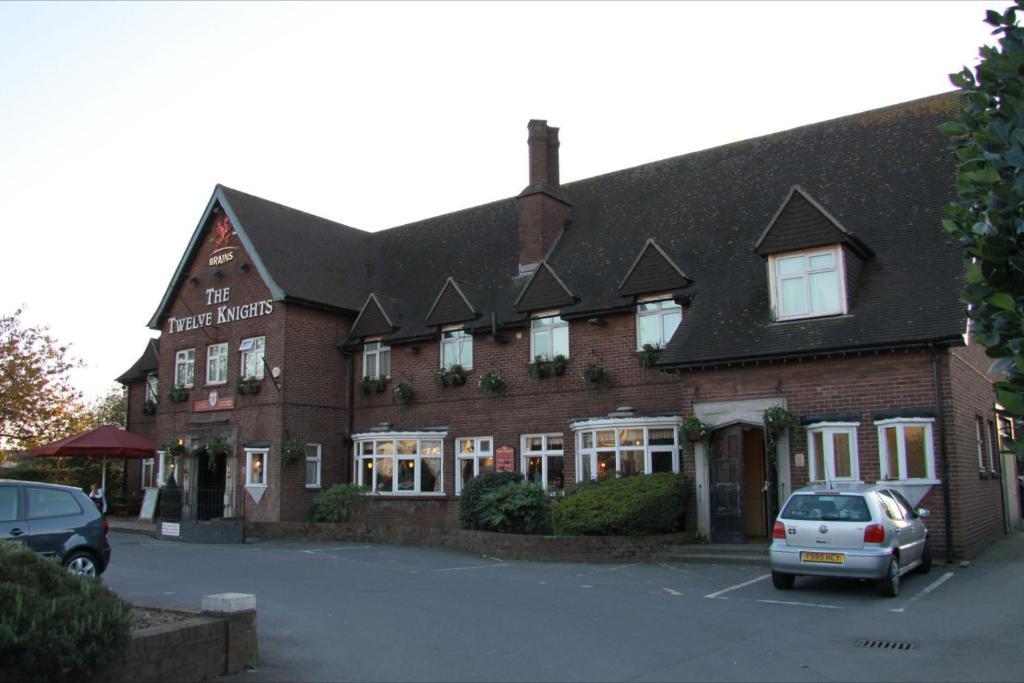 Hotel The Twelve Knights Port Talbot Exterior foto
